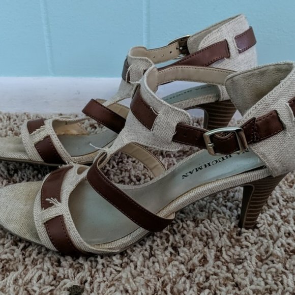 Dana Buchman Cream and tan leather strap womens heels size 8.5 EUC - Picture 3 of 8